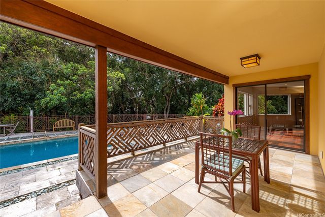 2956 Kaloaluiki Street A, Honolulu, HI 96822