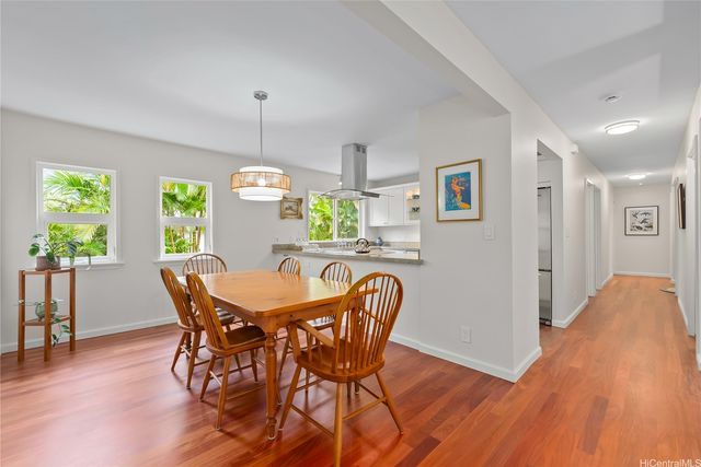 2956 Kaloaluiki Street A, Honolulu, HI 96822