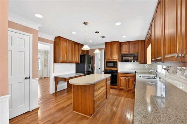 1663 Huntingford Drive, Marietta, GA 30068