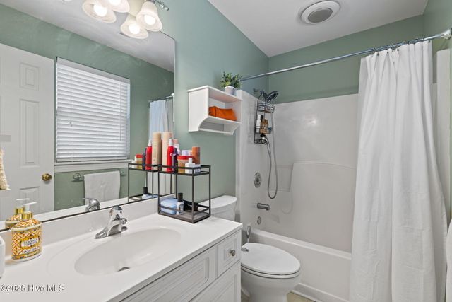 5813 Wrightsville Avenue Apt 124, Wilmington, NC 28403