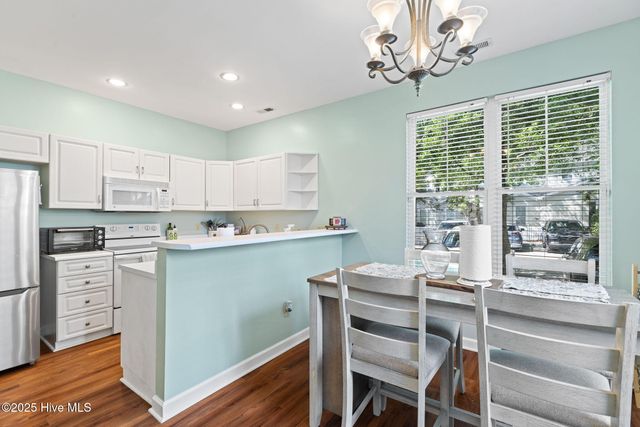 5813 Wrightsville Avenue Apt 124, Wilmington, NC 28403