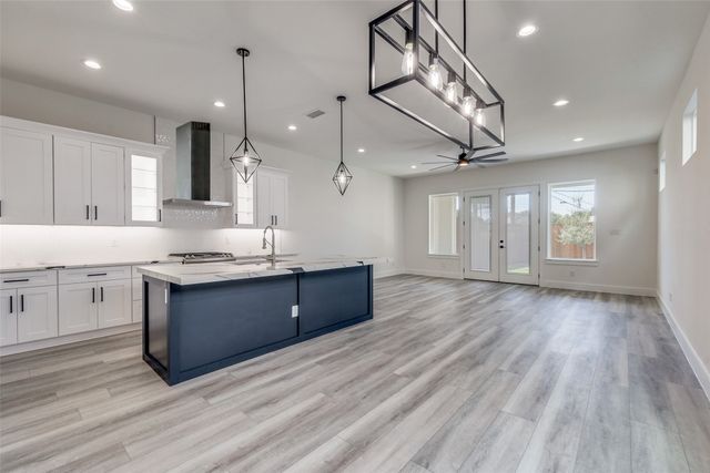 7805 Denton Drive, Dallas, TX 75235
