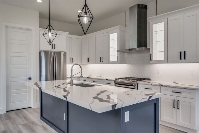 7805 Denton Drive, Dallas, TX 75235