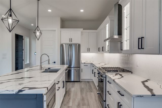 7805 Denton Drive, Dallas, TX 75235