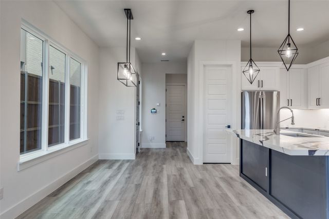 7805 Denton Drive, Dallas, TX 75235