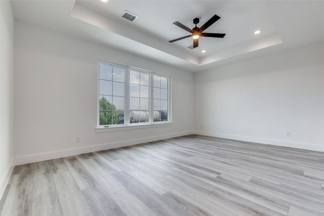 7805 Denton Drive, Dallas, TX 75235