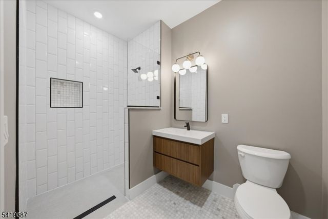 21 Lincoln Park LL2, Newark City, NJ 07102