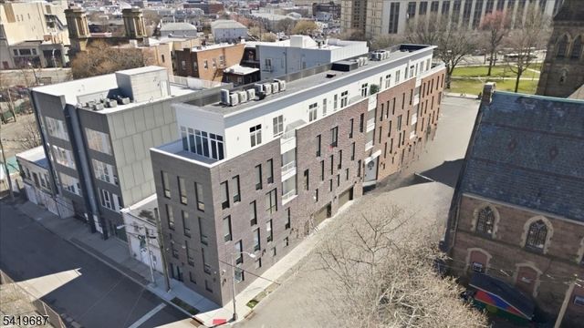 21 Lincoln Park LL2, Newark City, NJ 07102