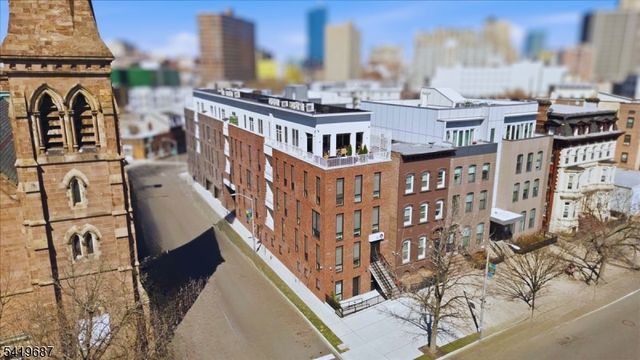 21 Lincoln Park LL2, Newark City, NJ 07102