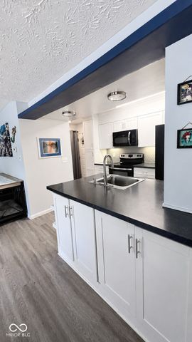 3039 Bayberry Court W, Carmel, IN 46033