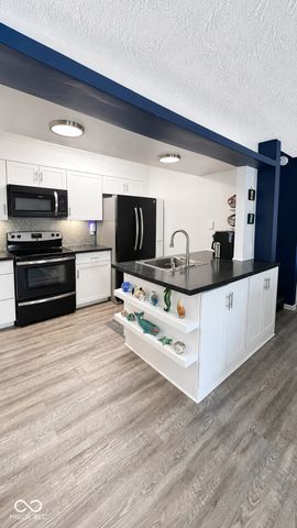 3039 Bayberry Court W, Carmel, IN 46033