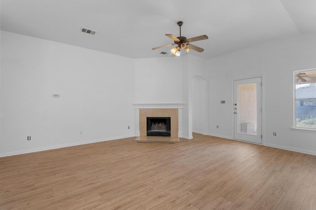 114 Gainer DR, Hutto, TX 78634