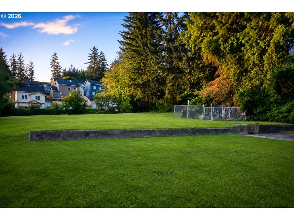 14103 Se Harold St, Portland, OR 97236