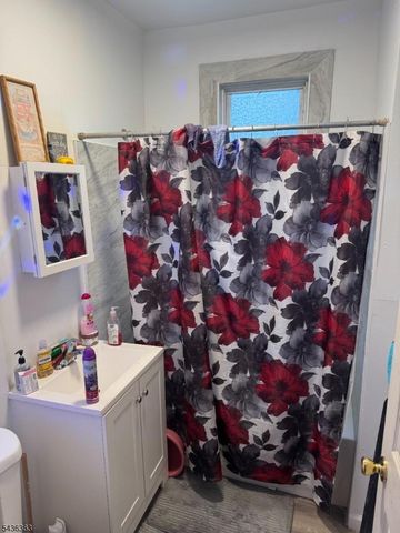 5 Mapes Ter, Newark City, NJ 07112