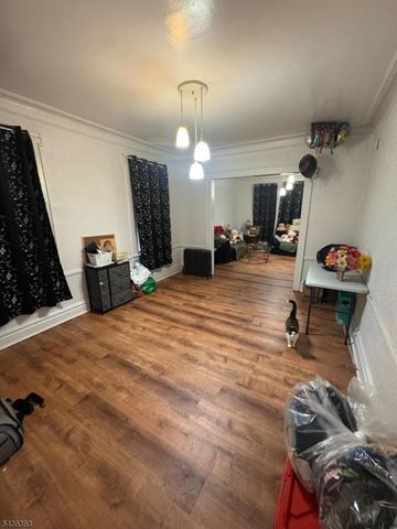 5 Mapes Ter, Newark City, NJ 07112