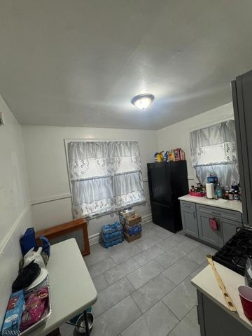 5 Mapes Ter, Newark City, NJ 07112