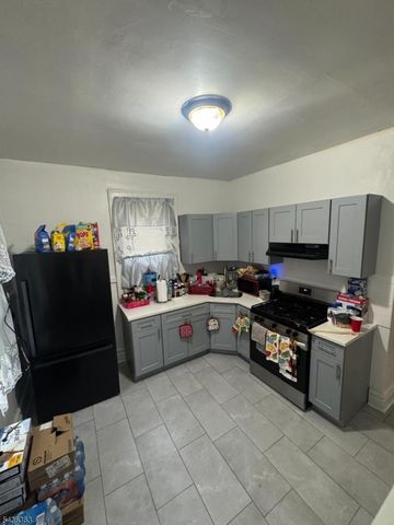 5 Mapes Ter, Newark City, NJ 07112