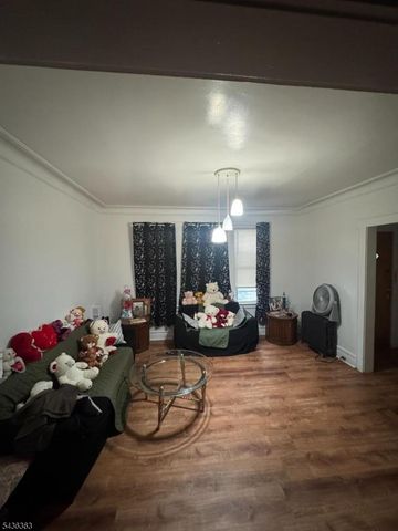 5 Mapes Ter, Newark City, NJ 07112
