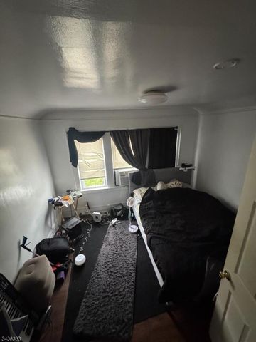 5 Mapes Ter, Newark City, NJ 07112