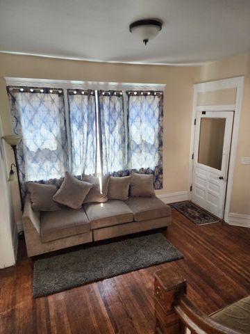 435 W Winneconna Parkway, Chicago, IL 60620