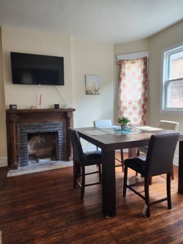 435 W Winneconna Parkway, Chicago, IL 60620