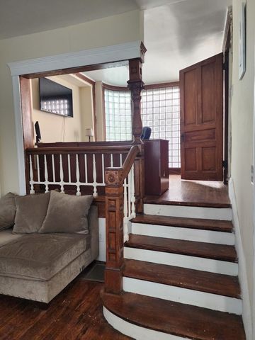 435 W Winneconna Parkway, Chicago, IL 60620