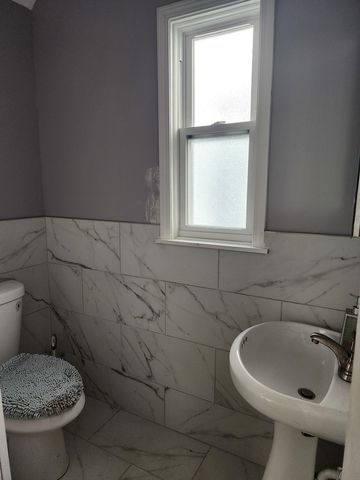 435 W Winneconna Parkway, Chicago, IL 60620