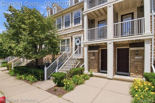 1091 Beaver Run, Troy, MI 48083