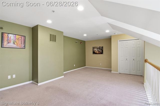 1091 Beaver Run, Troy, MI 48083