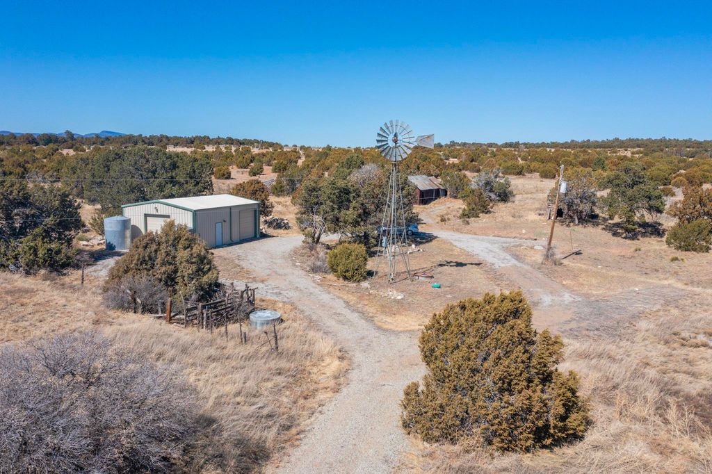 755 Juan Tomas Road, Tijeras, NM 87059