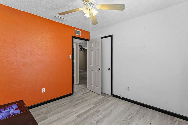 223 Countryside Drive, Arlington, TX 76014