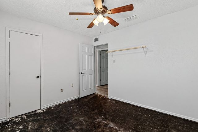 223 Countryside Drive, Arlington, TX 76014