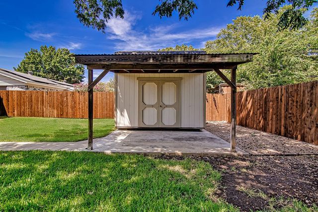 223 Countryside Drive, Arlington, TX 76014