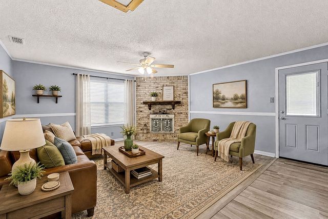 223 Countryside Drive, Arlington, TX 76014