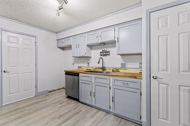 223 Countryside Drive, Arlington, TX 76014