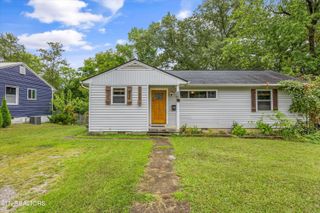 135 W Arrowwood Rd, Oak Ridge, TN 37830