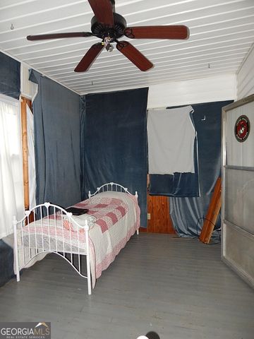 46 E Calhoun Street, Reynolds, GA 31076