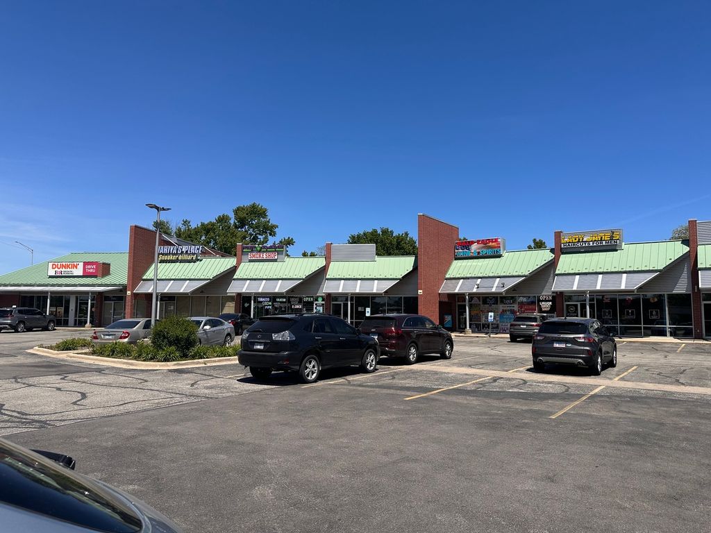 1552 Rand Road, Des Plaines, IL 60016