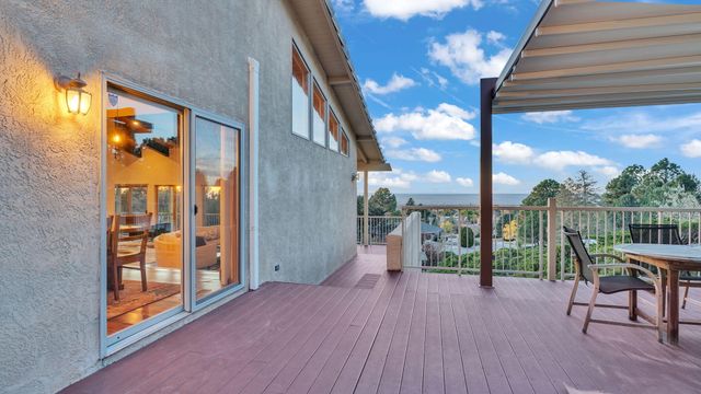 13451 Desert Hills Place NE, Albuquerque, NM 87111