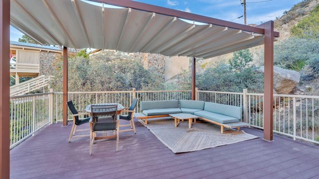 13451 Desert Hills Place NE, Albuquerque, NM 87111