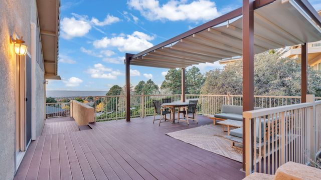 13451 Desert Hills Place NE, Albuquerque, NM 87111