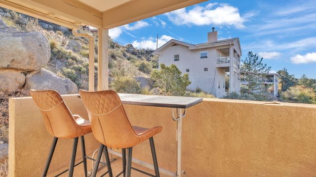 13451 Desert Hills Place NE, Albuquerque, NM 87111