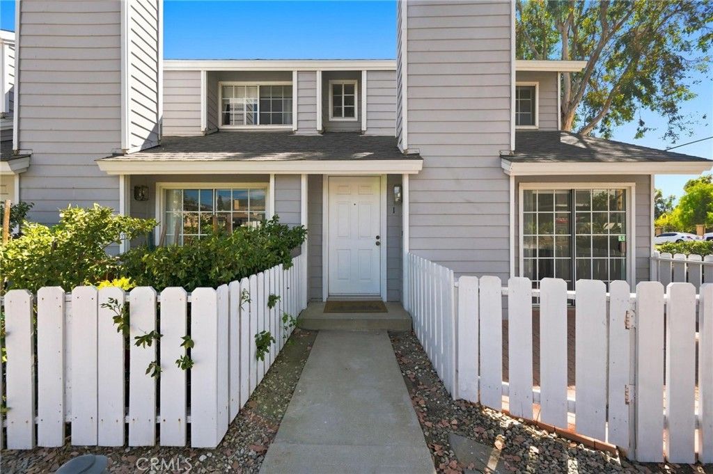 14380 Foothill Blvd 1, Los Angeles, CA 91342