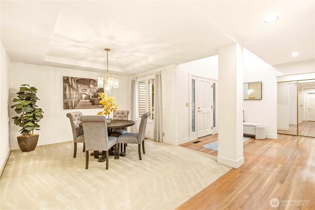 1726 Bellevue Way NE, Bellevue, WA 98004