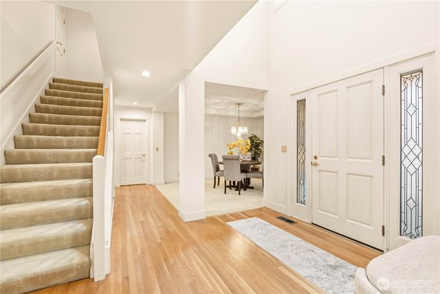 1726 Bellevue Way NE, Bellevue, WA 98004