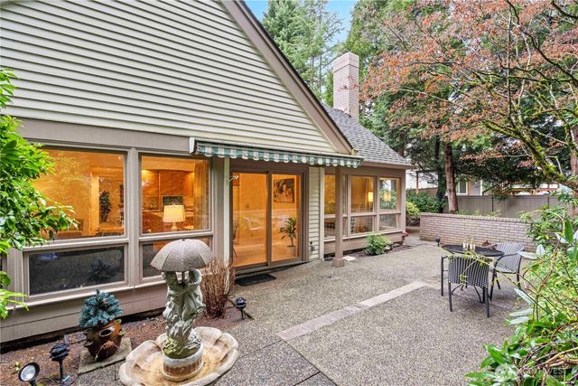 1726 Bellevue Way NE, Bellevue, WA 98004