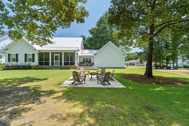 108 Baneberry Trace, Hattiesburg, MS 39402