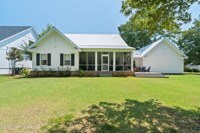 108 Baneberry Trace, Hattiesburg, MS 39402