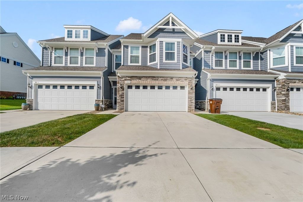 805 Dipper Lane 2, Aurora, OH 44202