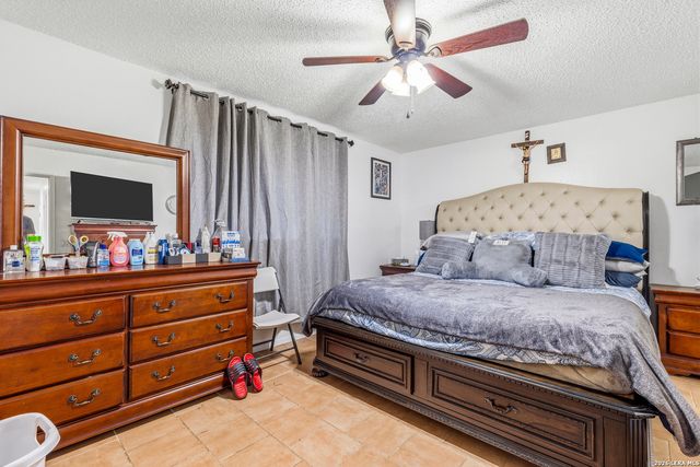 6650 Grist Mill St, Leon Valley, TX 78238